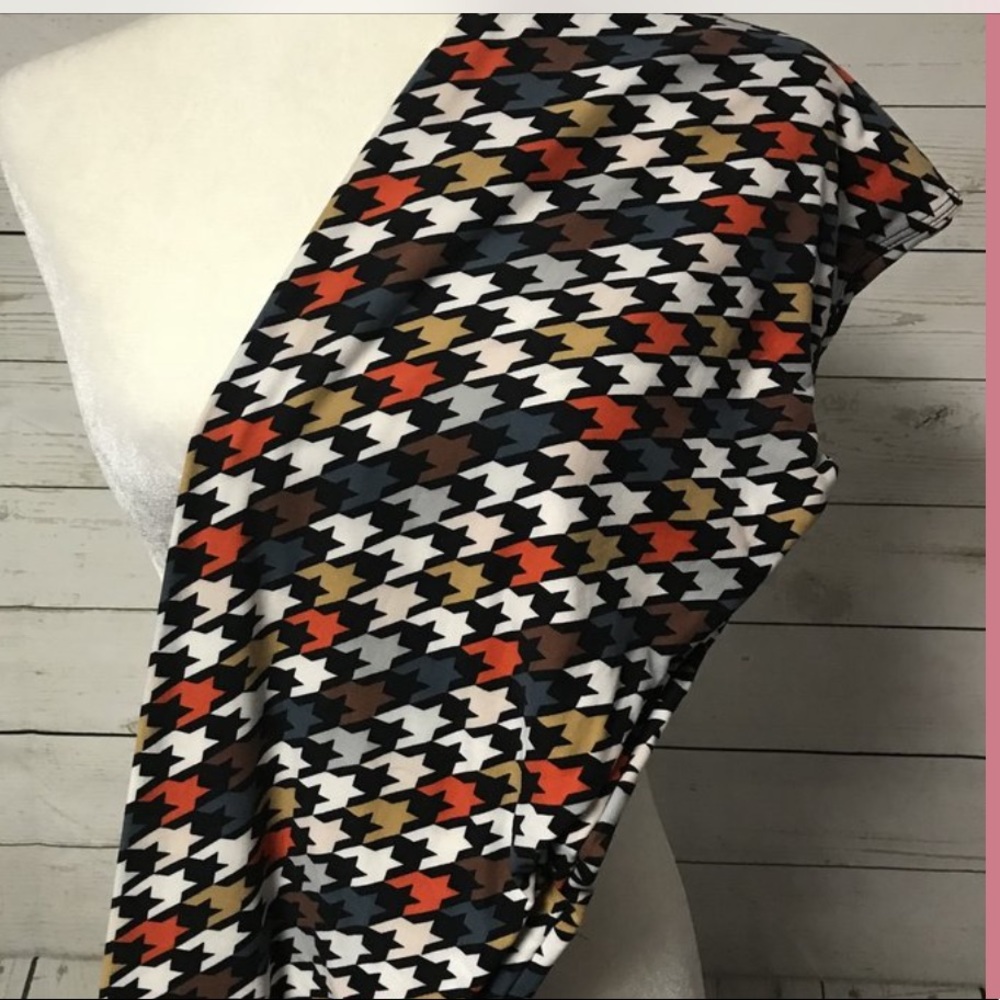 Leggings by AJ